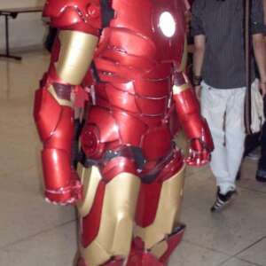 Cosplay de Iron Man con traje completo